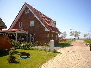 Fewo am Wieker Bodden 80m zum Wasser, WLAN,Terrasse, Garten, Fahrräder.