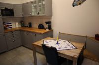 In der Küche ist auch eine Waschmaschine vorhanden - Bild 5: Ferienwohnung Fischer „Am Greifenbachstauweiher“